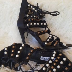 Cape Robbin Blk and pearl stilletto heel sz 6 NWOT